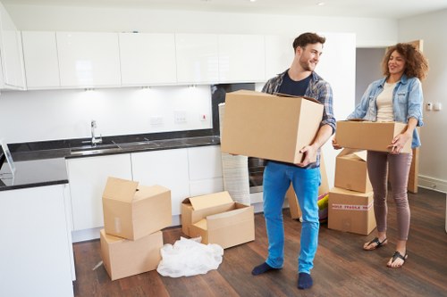 Payment options including card, PayPal, and bank transfer for Movers Bow