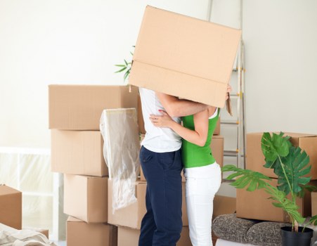Local moving van service handling access challenges near Bow flats